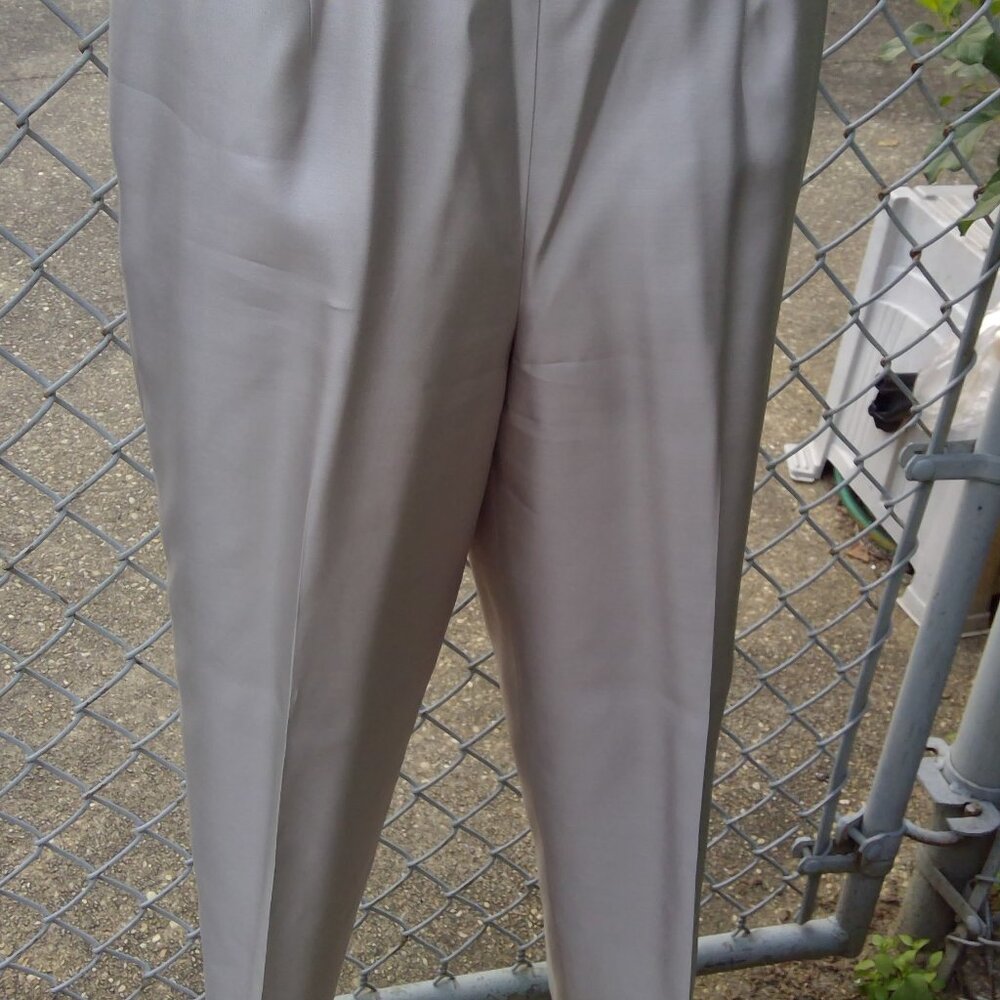 Talbots Taupe Pure Silk Pants fully lined Junior Size 6 New without Tag
